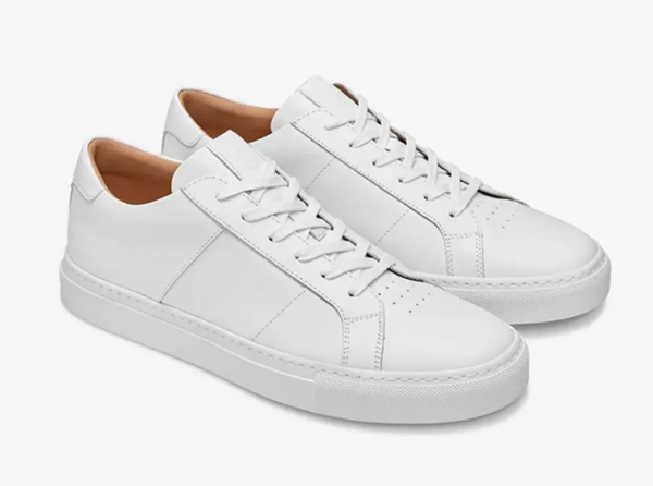 Sepatu Sneakers Berbahan Kulit Berkualitas